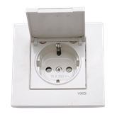 Tomada Shuko Branca Com Tampa Karre Ref. VIKO by Panasonic - 9696969879166